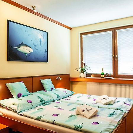 Hotel Áčko Ruzomberok Buitenkant foto